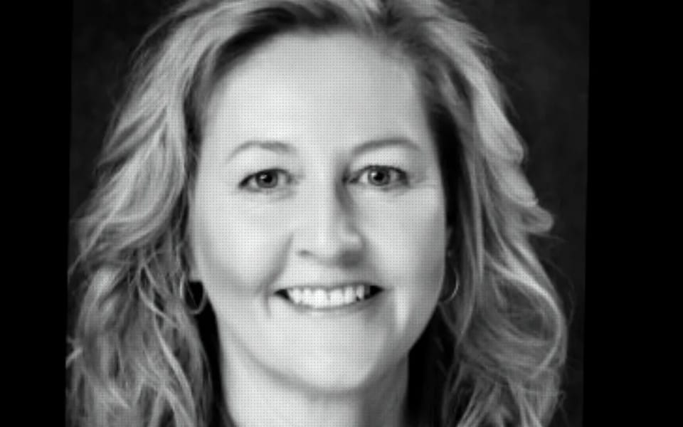 Ruth Patterson, managing director at HP, with a petrol green VETTDD banner reading 'HP’s first small-business subscription puts the refresh cycle with Raylo'