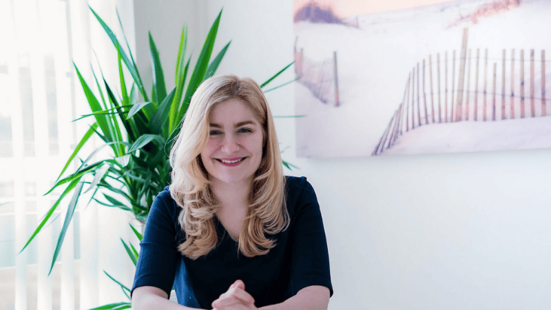 Dr. Thuria Wenbar - Evaro - vettdd.com